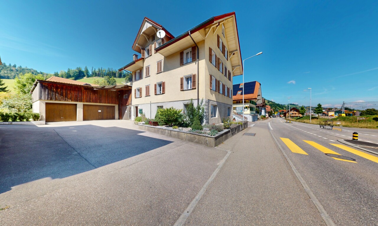 extérieur du bâtiment avec property visible et day time