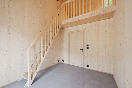 treppe mit treppen, wood wall, holzwand, high ceiling, und hohe decke