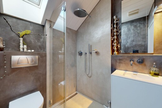 bad mit schminktisch, komplettes badezimmer, spiegel, dusche, und inside property