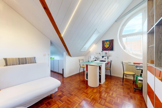 wohn- / esszimmer mit zusätzliches zimmer, inside property, dachfenster, dachschräge, und vaulted ceiling