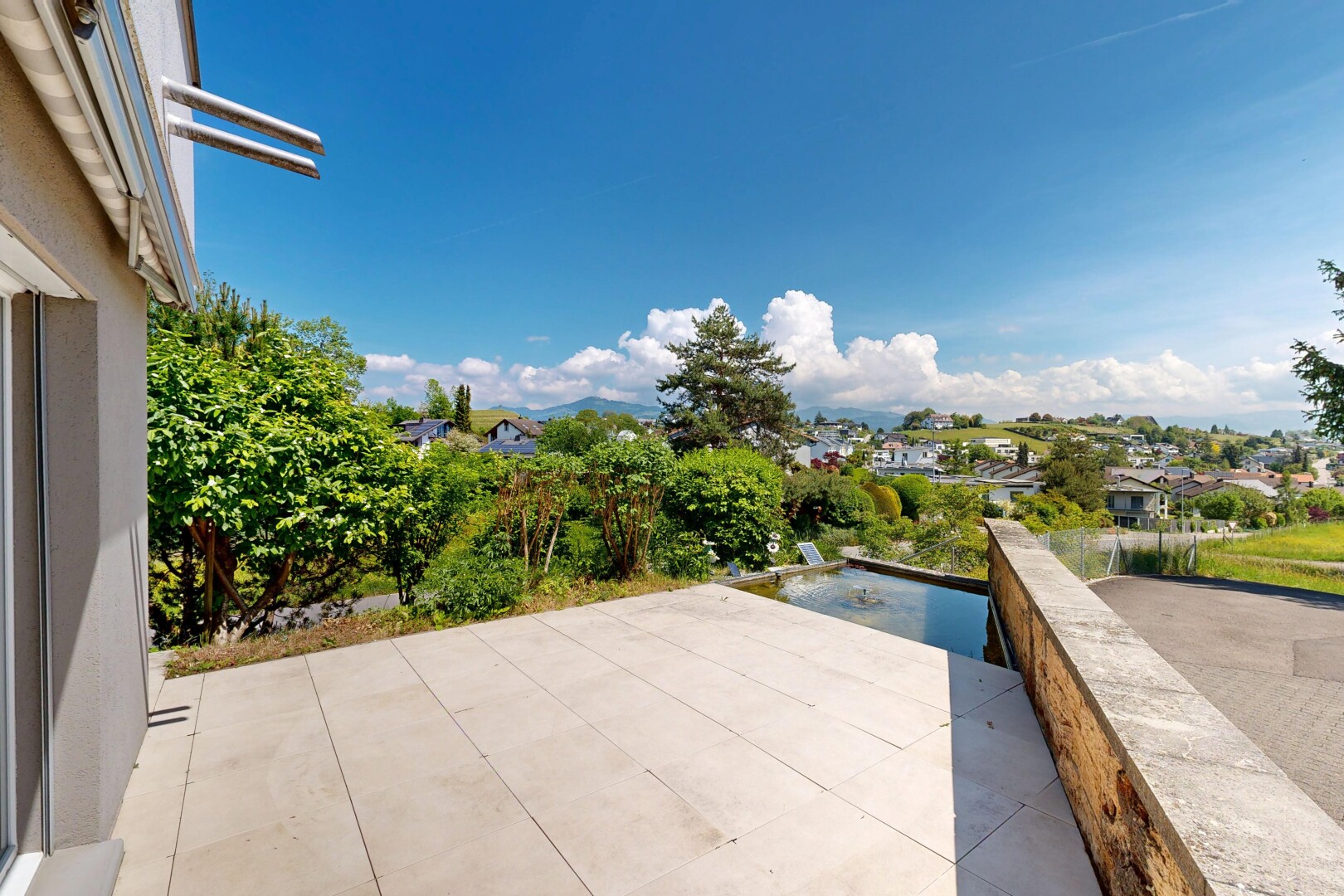 terrasse mit from property und day time