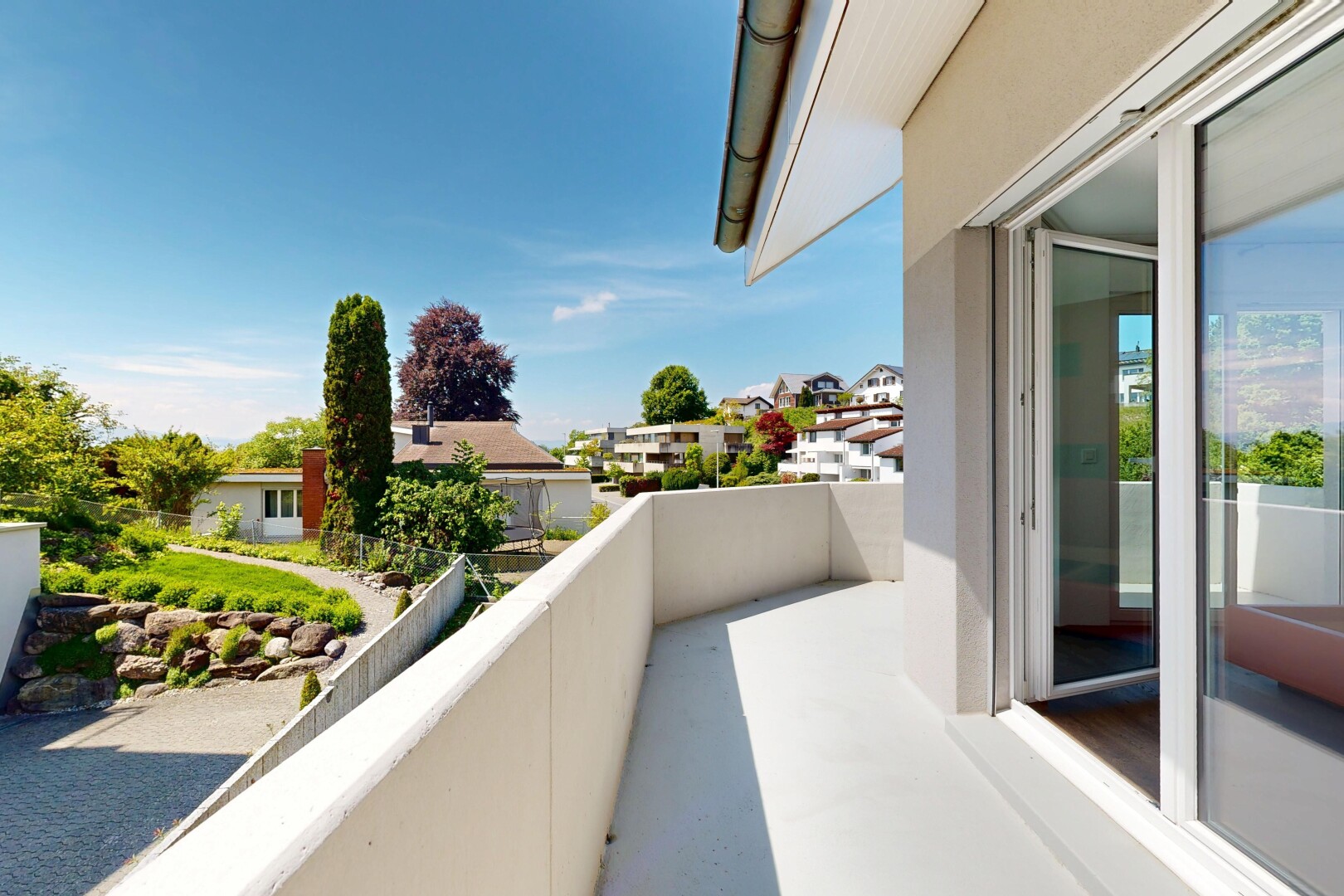 balkon mit day time, from property, und balkon