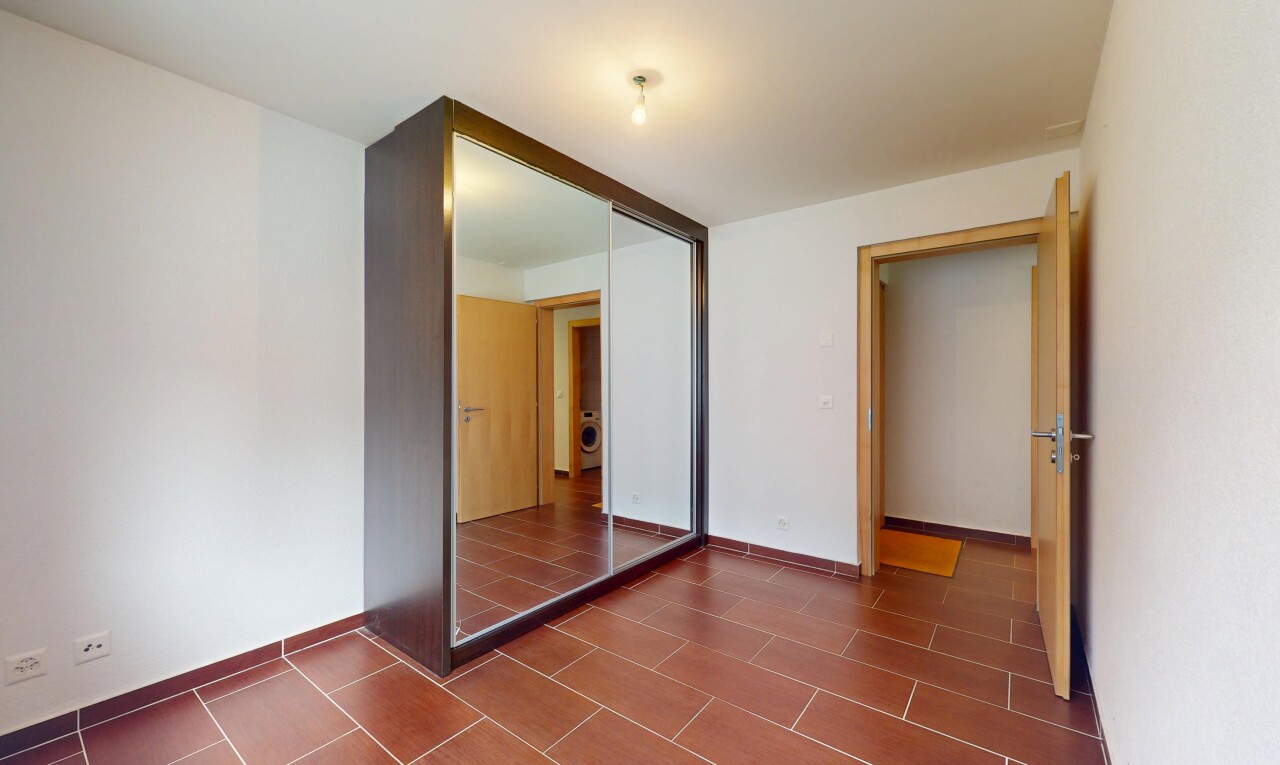 pièce vide avec cloison sèche, drywall, inside property, plinthes murales, et baseboards wall