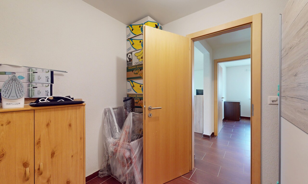 chambre avec inside property, cloison sèche, et drywall