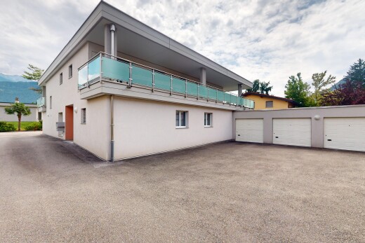terrasse avec balcon et property visible