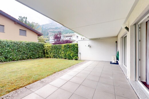 terrasse avec terrasse, pelouse, from property, mountain view, et vue sur la montagne