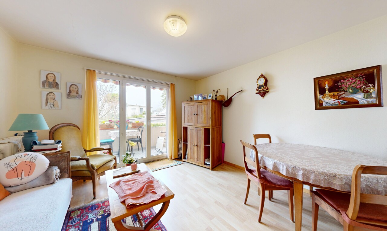 living area featuring light wood-style flooring