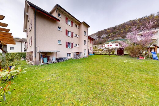 view of apartment building / complex