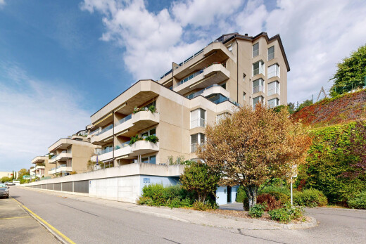 extérieur du bâtiment avec apartment complex view, vue sur le complexe d'appartements, et day time