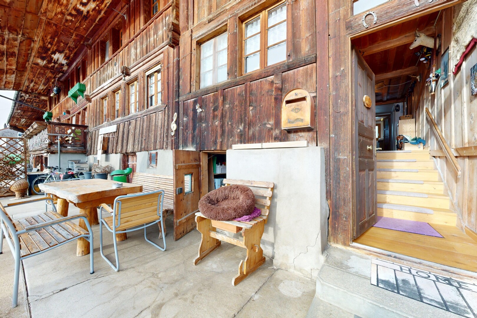 terrasse avec coin repas extérieur