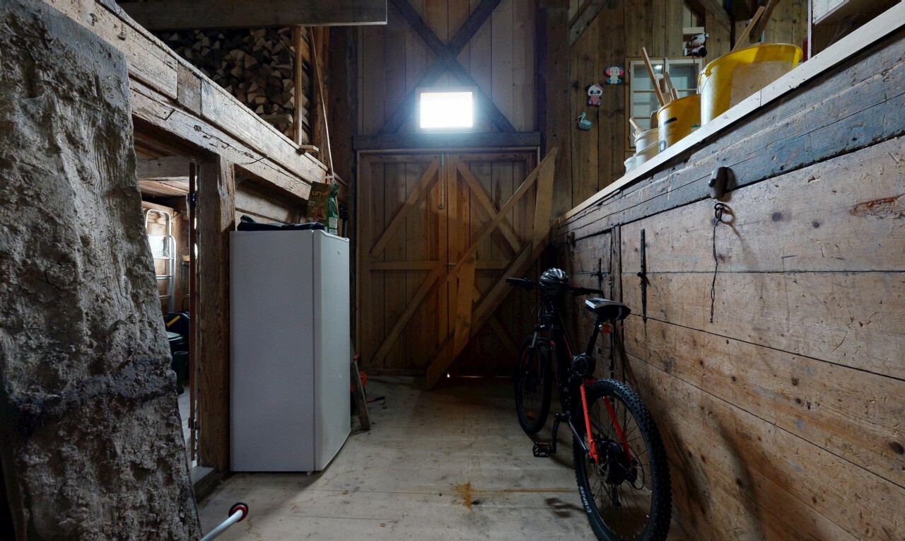 espace intérieur avec wood wall
