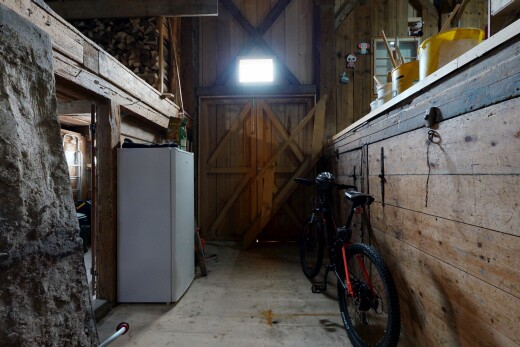 espace intérieur avec wood wall