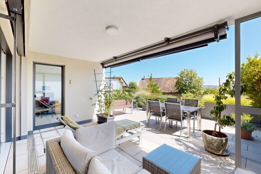 terrasse mit essbereich im freien, day time, wohnraum im freien, und from property