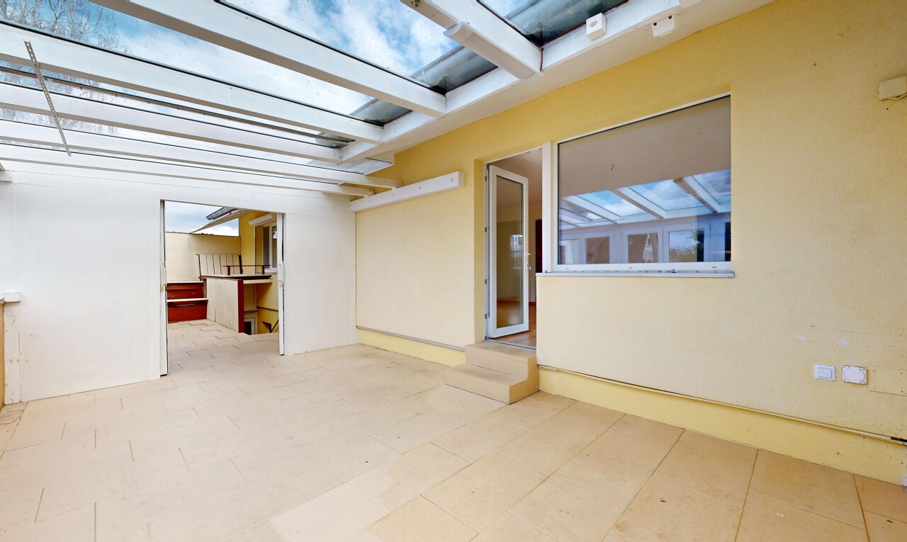 terrasse mit terrasse und property visible