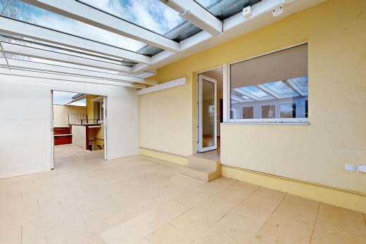 terrasse mit terrasse und property visible