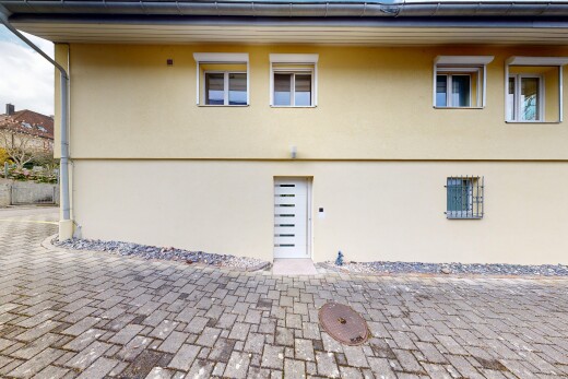 außenansicht mit stuckverkleidung und property visible