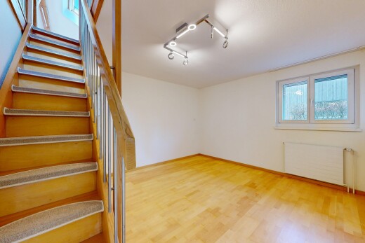 treppe mit kühler, treppen, natural light, natürliches licht, und wood finish floor