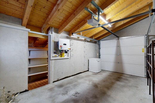parking avec inside property