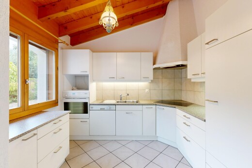 cuisine avec white cabinets, armoires blanches, four, light floor, et hotte