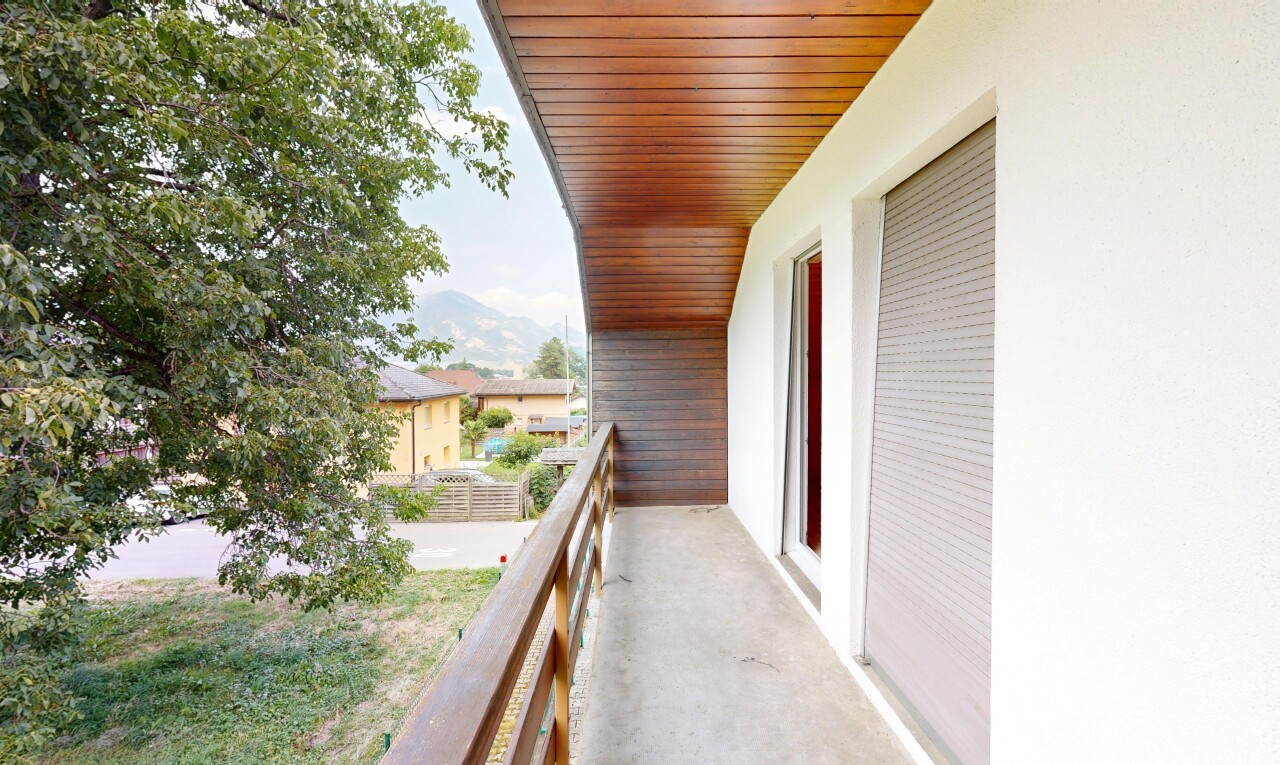 balcon avec balcon et from property