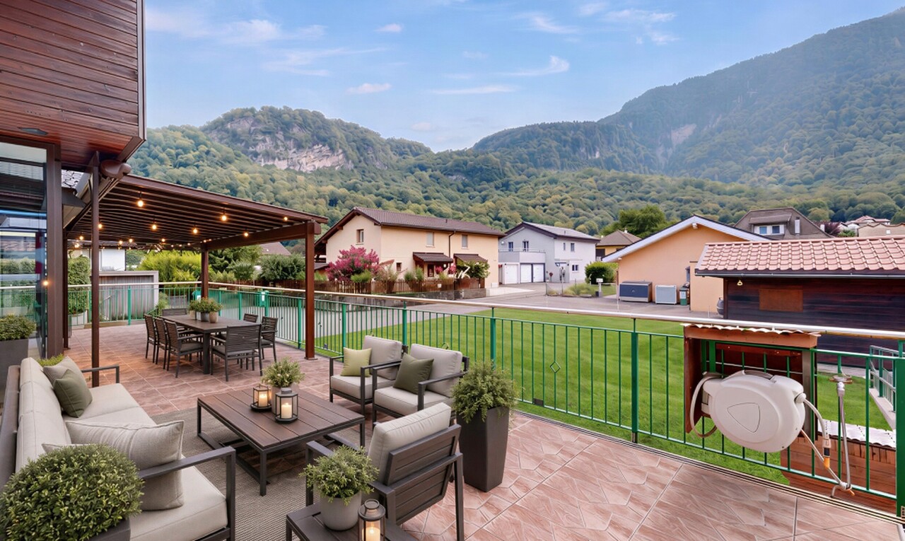 terrasse avec mountain view, vue sur la montagne, view focus, day time, et terrasse