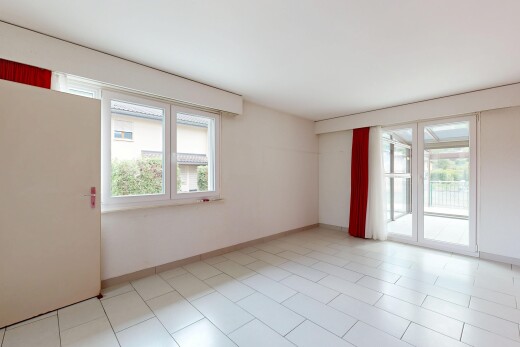 pièce vide avec drywall, cloison sèche, baseboards wall, plinthes murales, et inside property