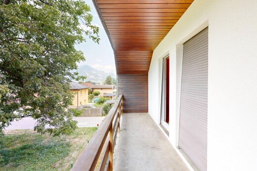 balcon avec balcon et from property