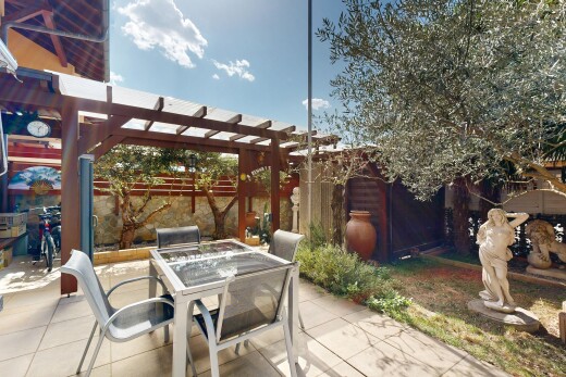 terrasse mit essbereich im freien, pergola, from property, terrasse, und day time