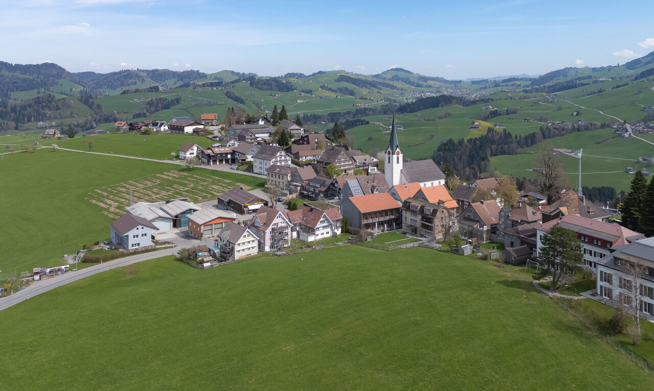 blick auf die berge mit blick auf die berge, mountain view, day time, und aerial view