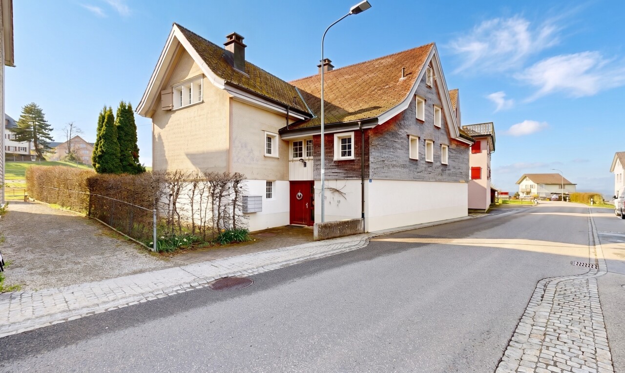 außenansicht mit schornstein, day time, und property visible