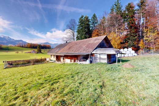 außenansicht mit rasen, zaun, day time, property visible, und außenansicht