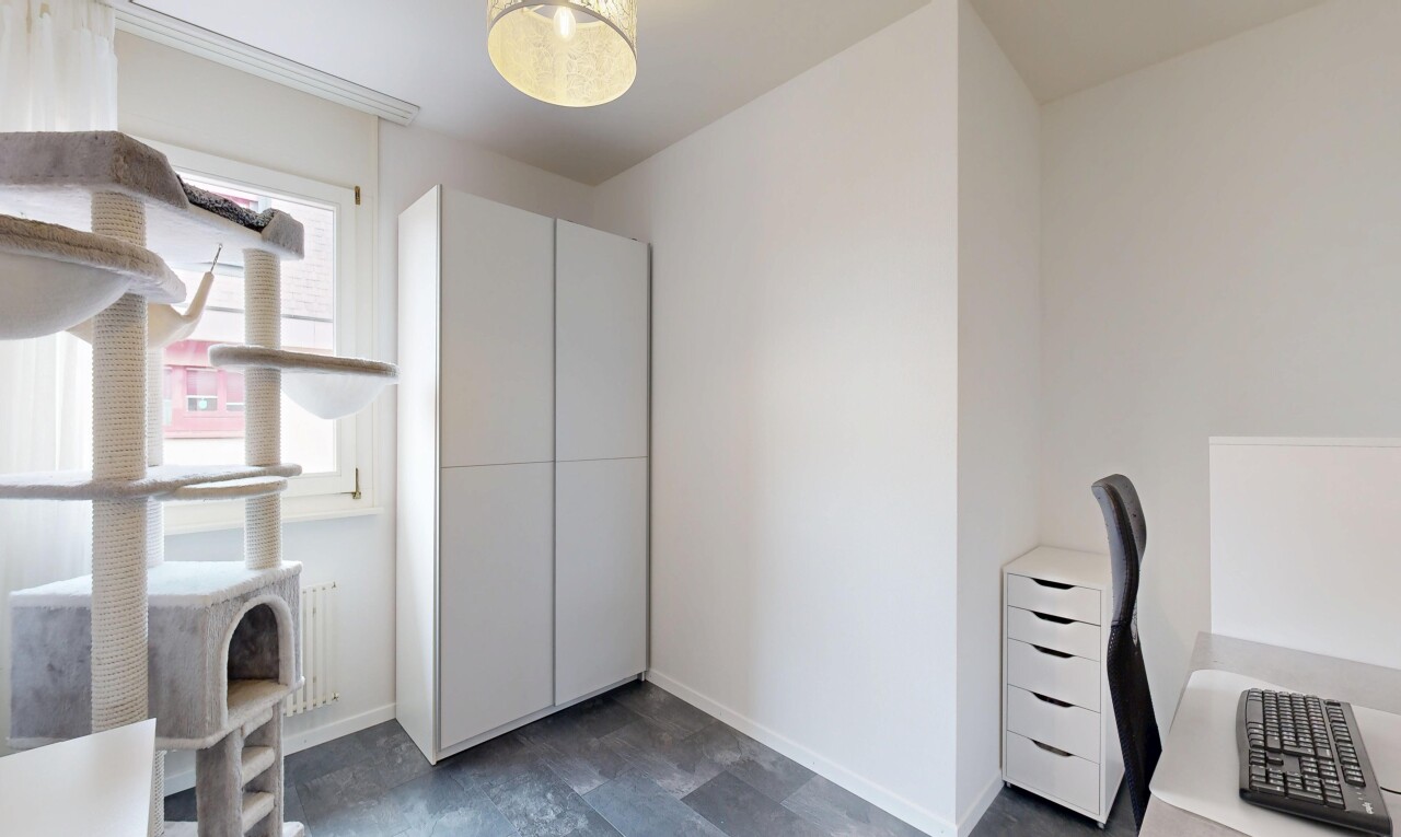 zimmer / schlafzimmer mit drywall, gipskartonwand, baseboards wall, sockelleisten, und inside property
