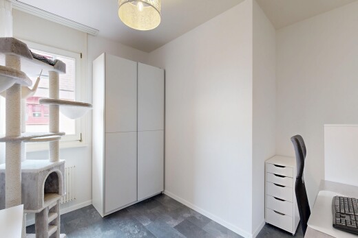 zimmer / schlafzimmer mit drywall, gipskartonwand, baseboards wall, sockelleisten, und inside property