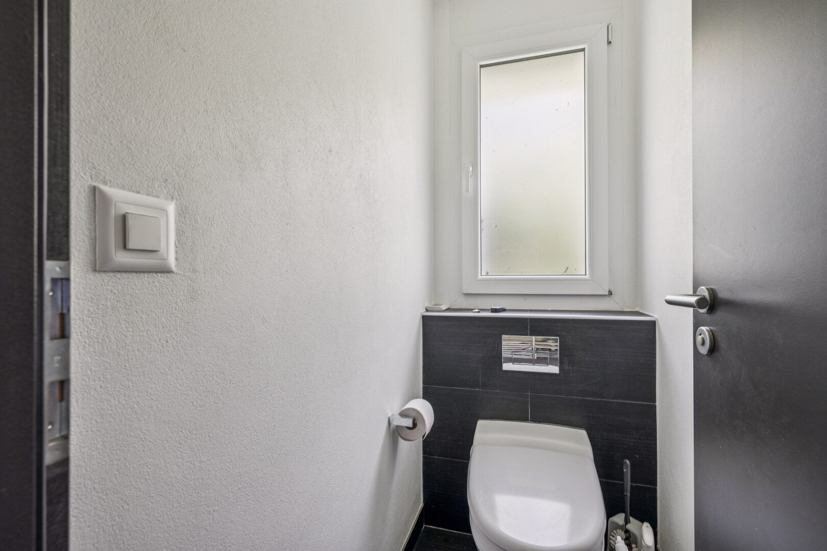 bad mit toilette und inside property