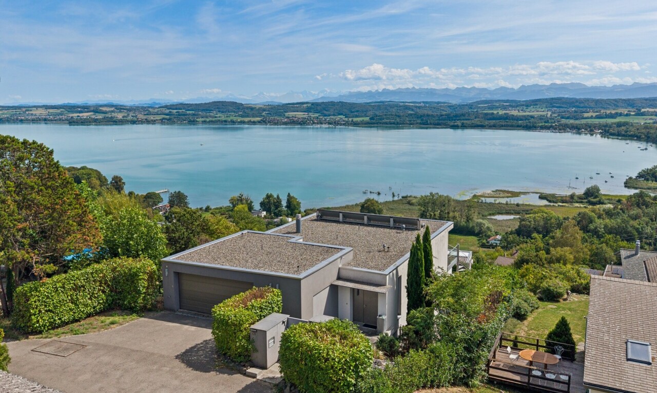 seesicht mit water view, seesicht, day time, property visible, und lake view