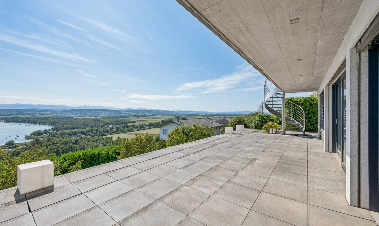 terrasse mit view focus, from property, treppen, und day time