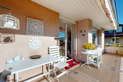 terrasse mit essbereich im freien und property visible