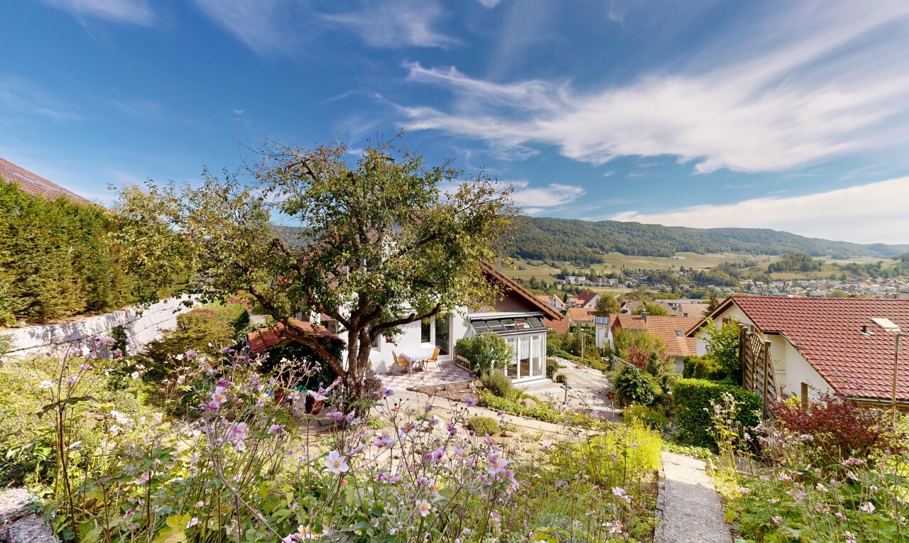 blick auf die berge mit day time und property visible