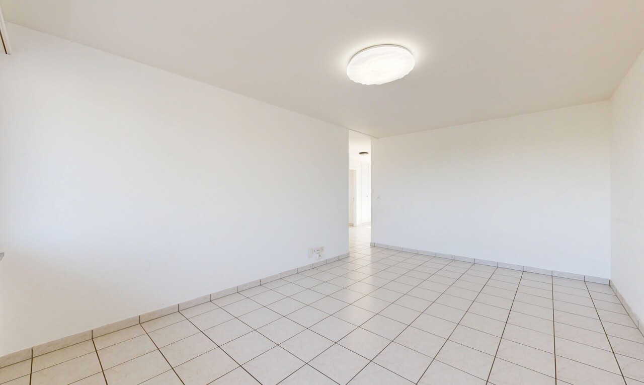 leerer raum mit gipskartonwand, drywall, light floor, inside property, und sockelleisten