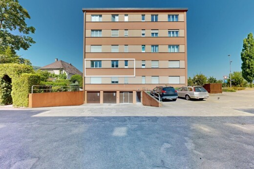 außenansicht mit day time, blick auf wohnanlage, apartment complex view, from community, und zaun