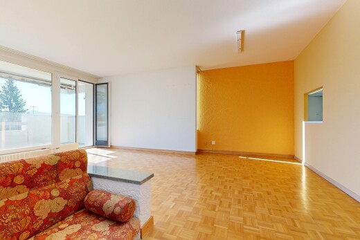 wohnzimmer mit gipskartonwand, drywall, inside property, holzfußboden, und wood finish floor