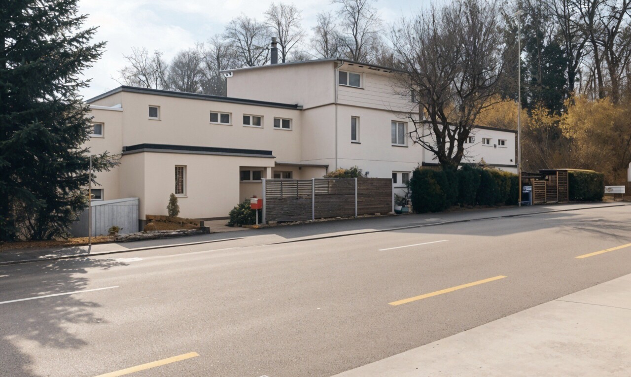 außenansicht mit zaun