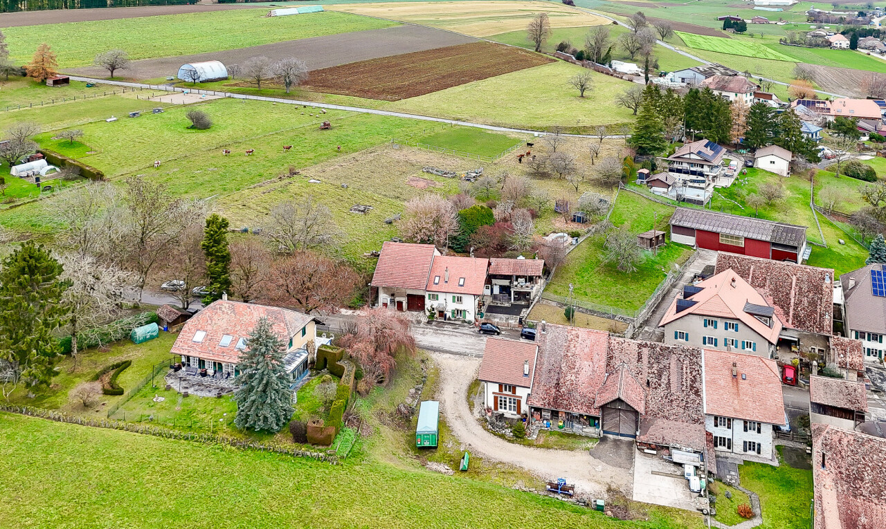 façade avec vue rurale, rural view, vue sur le verger/agriculture, orchard / agricultural view, et aerial view
