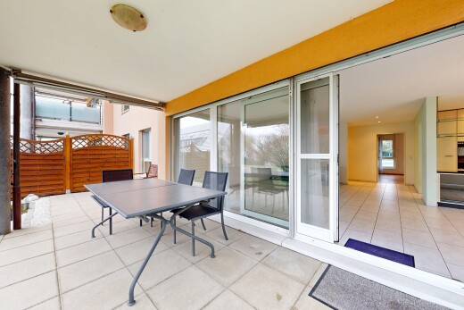 patio / terrace with outdoor dining area