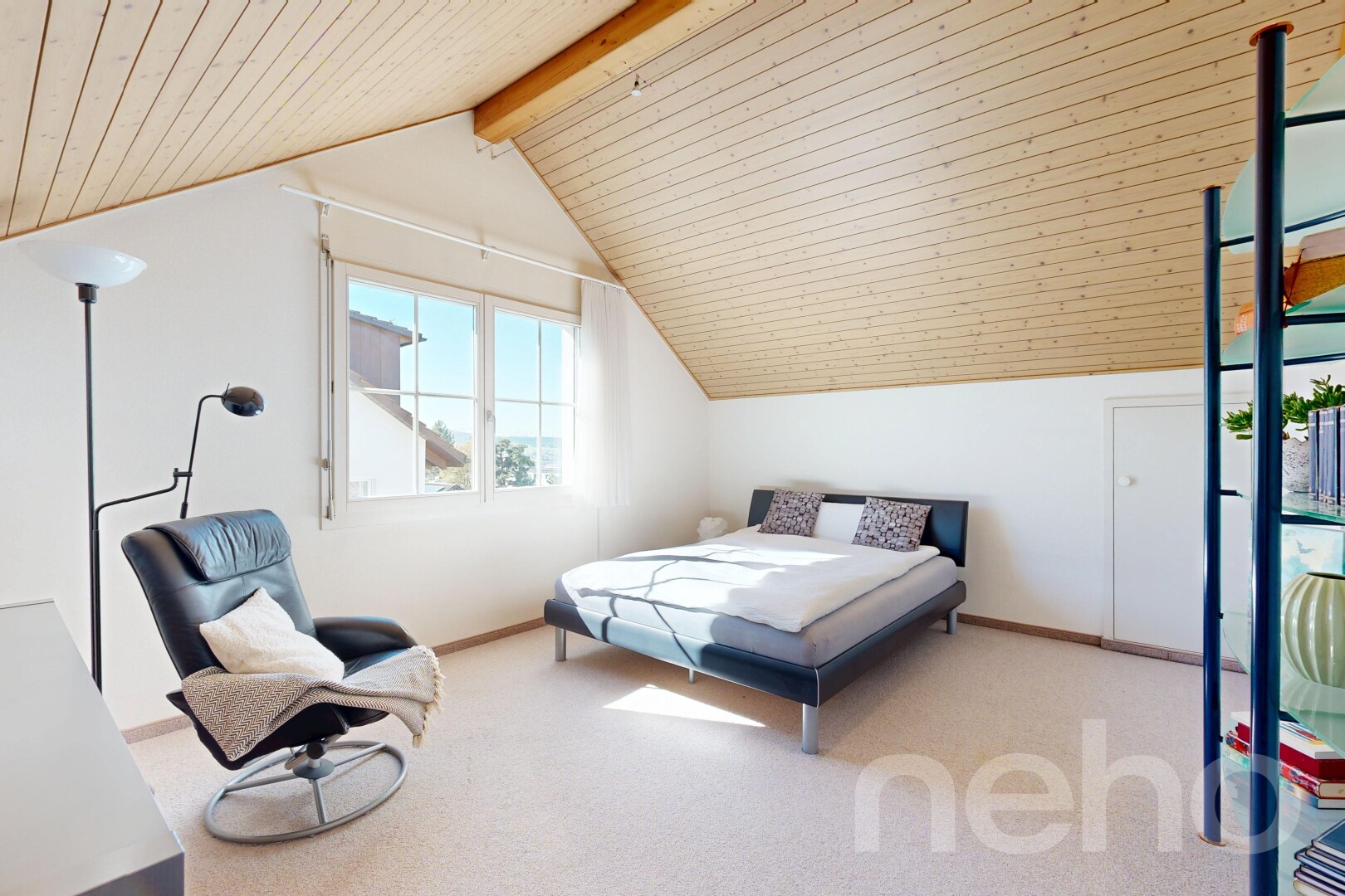 room / bedroom with wooden ceiling and carpet