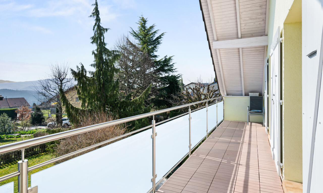 balcon avec balcon, from property, et day time