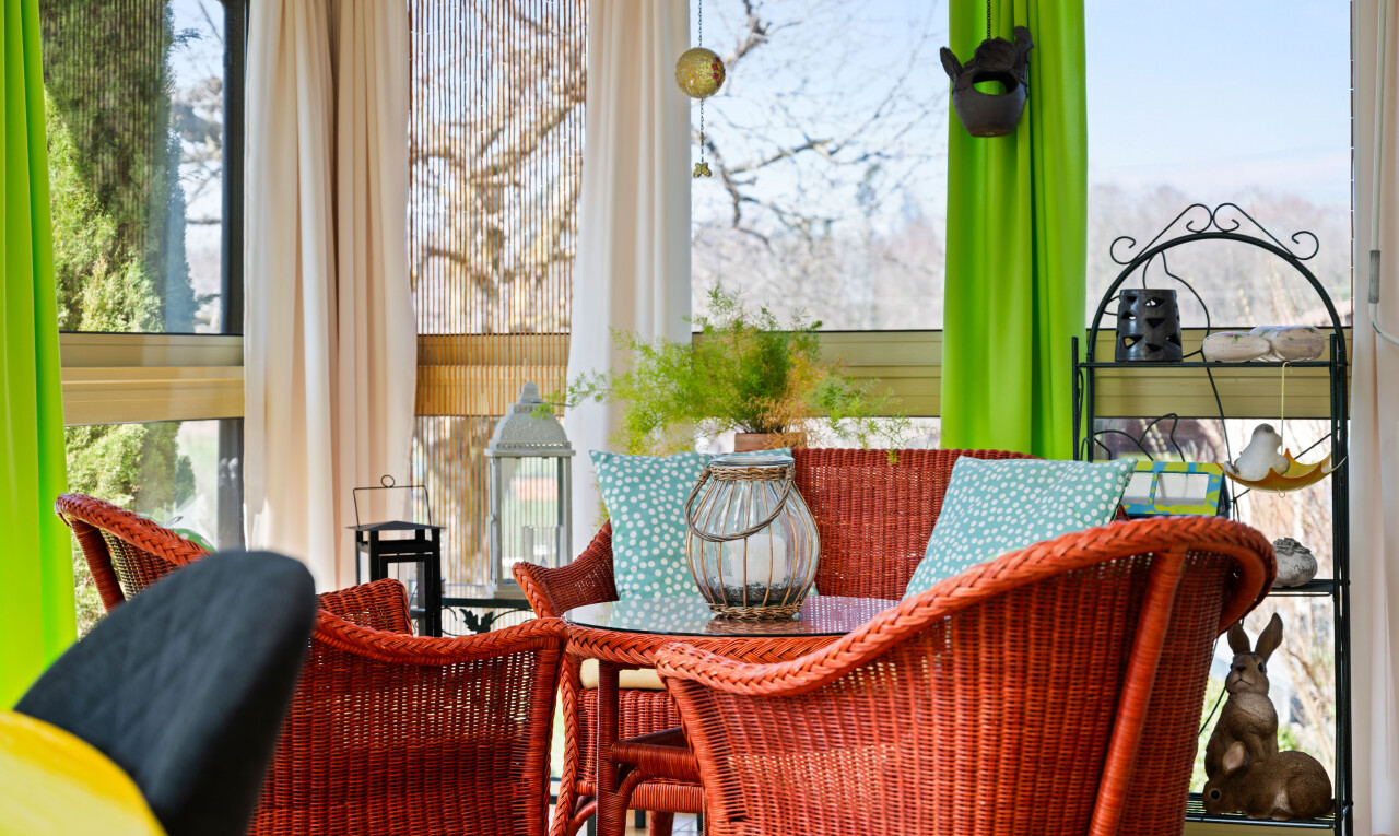 détails avec window, interior, day time, et inside property