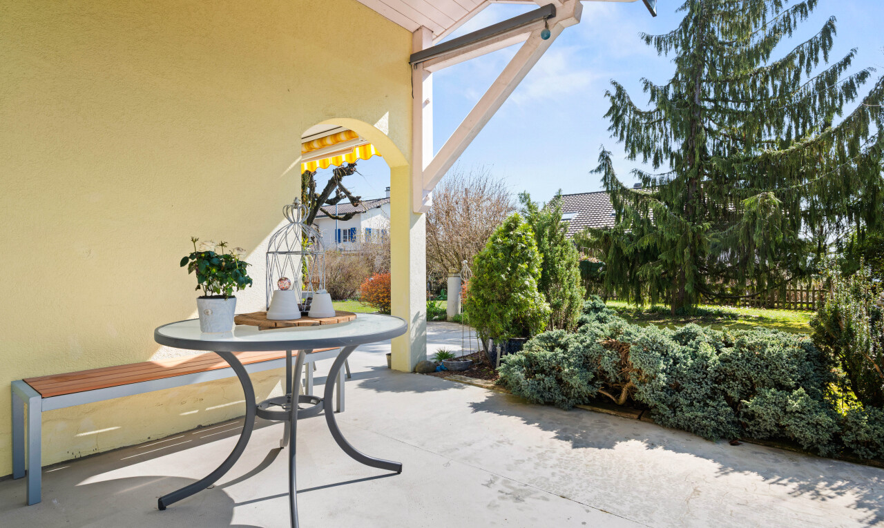 terrasse avec day time, terrasse, et from property