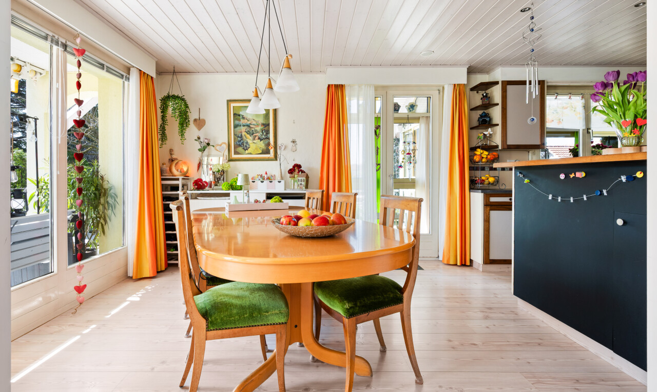 esszimmer mit holzdecke, wood ceiling, holzfußboden, wood finish floor, und inside property
