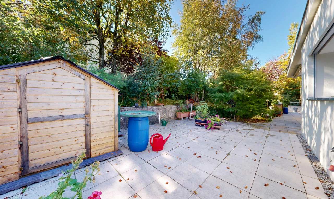 terrasse mit schuppen, außenansicht, from property, terrasse, und day time